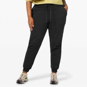 Lululemon Scuba Jogger Black Size 4